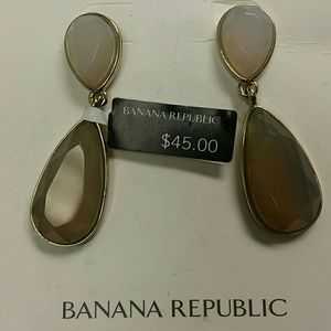 NWT earings for pierced ears.